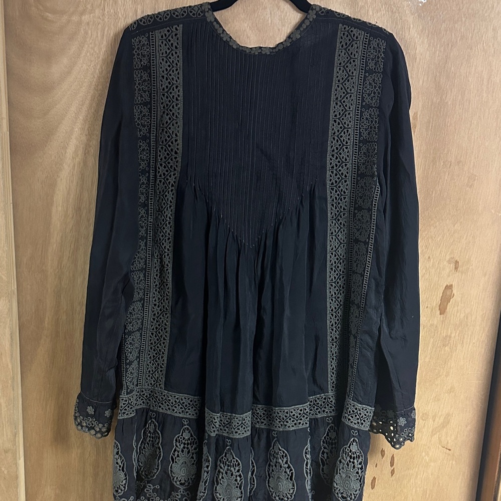 Johnny Was Black Blouse with Floral Embroidery - Picture 7 of 9